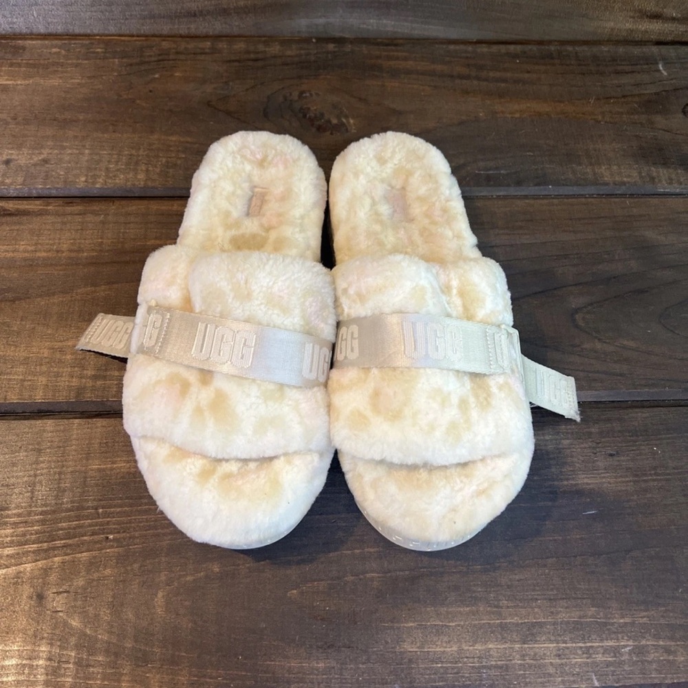 UGG Fluffita Panther Sheepskin Cream & Beige Slides Slippers Women Size 9